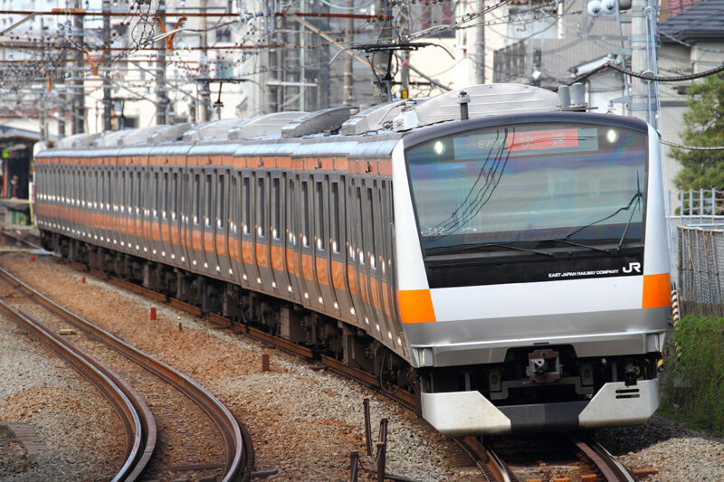 中央線のE233系電車