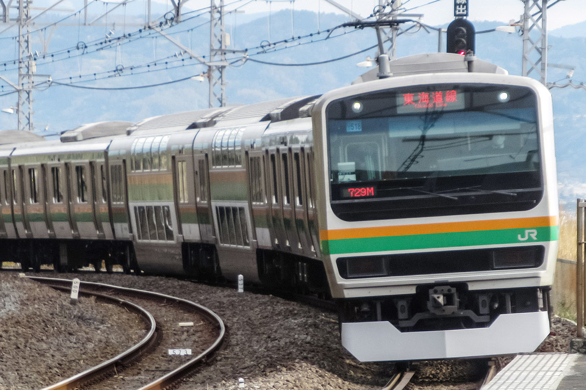 東海道線のE231系電車