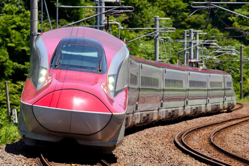 秋田新幹線「こまち」のE6系電車