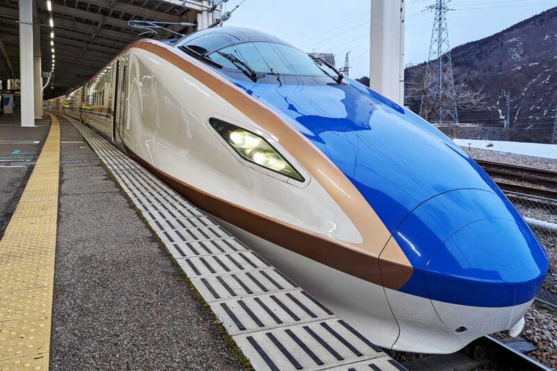 上越新幹線のE7系電車