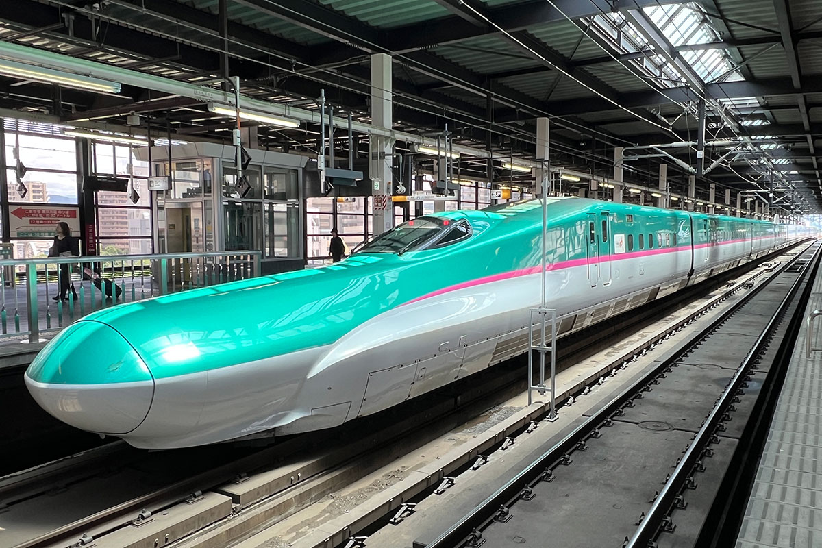 東北新幹線のE5系電車