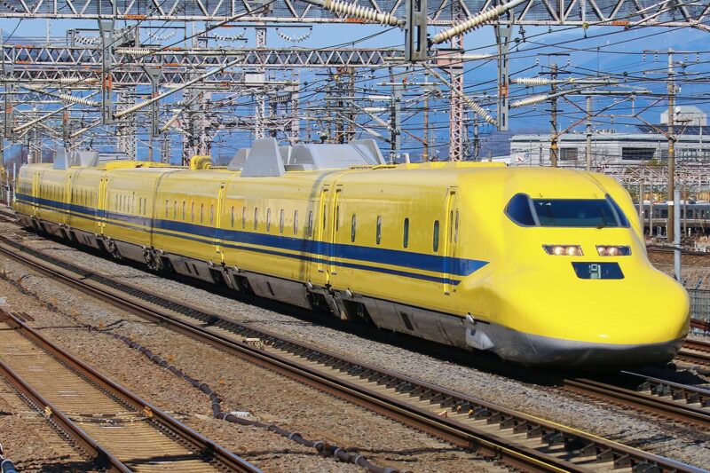 923形新幹線「ドクターイエロー」