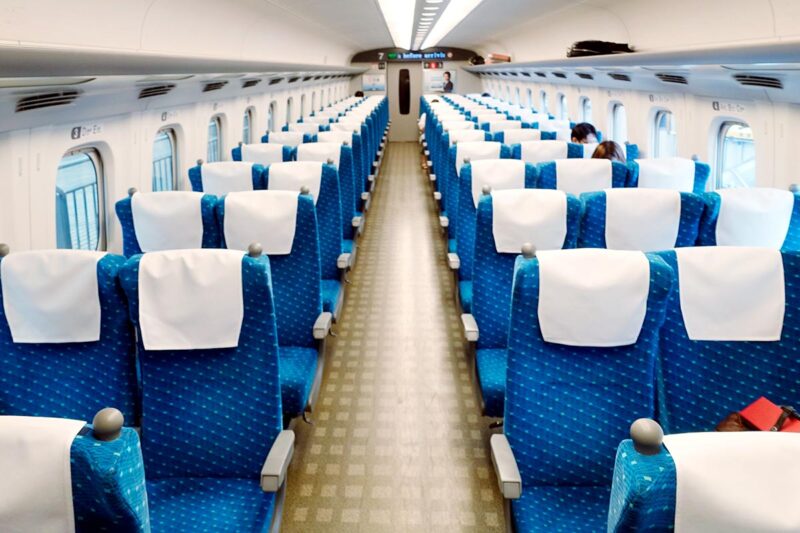 東海道新幹線のN700系普通車