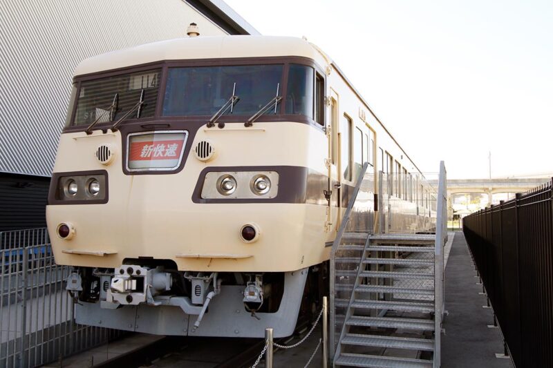 リニア・鉄道館に展示されている117系電車(2012年撮影)