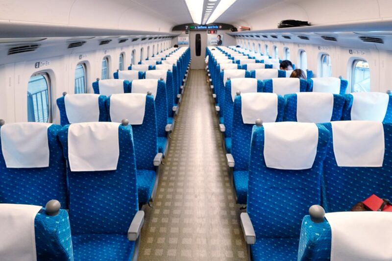 東海道新幹線の車内